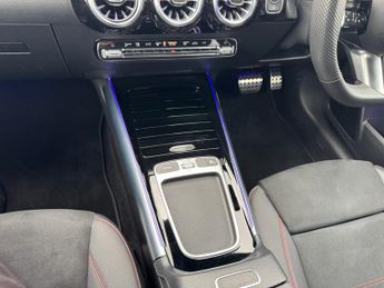 Mercedes-Benz GLA Class GLA 200 MHEV AMG Line Premium Auto Petrol PARKTRONIC/KEYLESS ENT