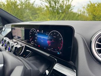 Mercedes-Benz GLA Class GLA 200 MHEV AMG Line Premium Auto Petrol PARKTRONIC/KEYLESS ENT