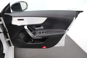 Mercedes-Benz CLA Class 1.3 CLA180 AMG Line (Premium) Coupe 7G-DCT Euro 6 (s/s) 4dr