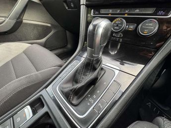 Volkswagen Golf 2.0 Golf R DSG 4WD 3dr