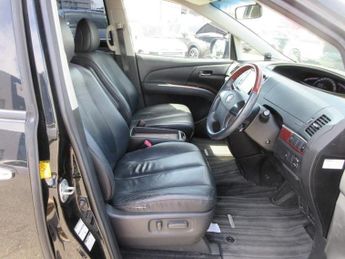 Toyota Estima 3.5 V6 AERAS LEATHER PACKAGE 4WD + 7 Seats
