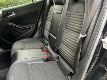 Mercedes-Benz GLA 2.1 GLA220d AMG Line (Premium) 7G-DCT 4MATIC Euro 6 (s/s) 5dr