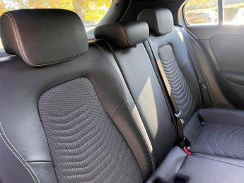 Mercedes-Benz A Class 1.5 A180d SE 7G-DCT Euro 6 (s/s) 5dr