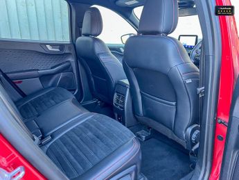 Ford Kuga 2.5 EcoBoost Duratec 14.4kWh ST-Line First Edition SUV 5dr Petro