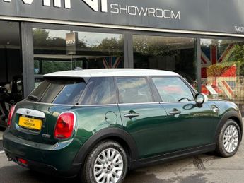 Mini Hatch Cooper 1.5 Automatic Chili / Media XL 5 door - PRO SAT NAV + CON