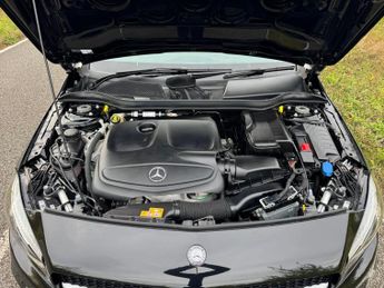 Mercedes-Benz A Class A180 Sport Premium Auto Petrol PARKTRONIC/CAMERA/SAT NAV