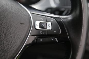 Volkswagen Golf 35.8kWh e-Golf Auto 5dr