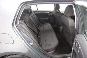 Volkswagen Golf 35.8kWh e-Golf Auto 5dr