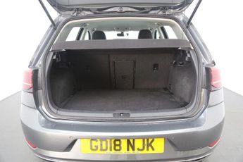 Volkswagen Golf 35.8kWh e-Golf Auto 5dr