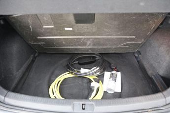 Volkswagen Golf 35.8kWh e-Golf Auto 5dr