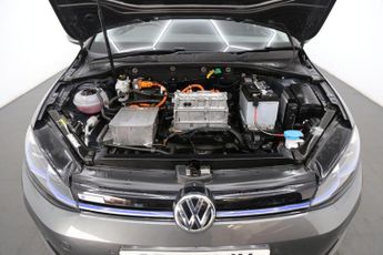 Volkswagen Golf 35.8kWh e-Golf Auto 5dr