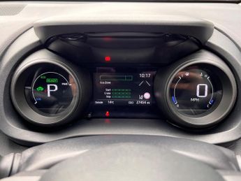 Toyota Yaris DESIGN FHEV
