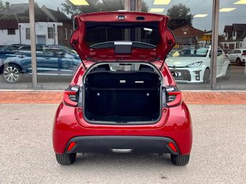 Toyota Yaris DESIGN FHEV