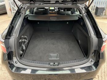 Toyota Corolla 1.8 VVT-h Icon Tech Touring Sports CVT Euro 6 (s/s) 5dr