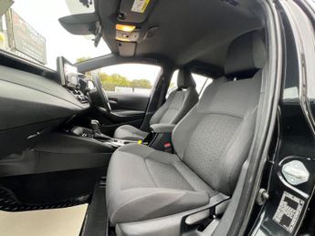Toyota Corolla 1.8 VVT-h Icon Tech Touring Sports CVT Euro 6 (s/s) 5dr
