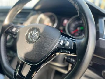 Volkswagen Tiguan 2.0 TDI BlueMotion Tech SE Navigation DSG 4Motion Euro 6 (s/s) 5