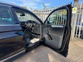 Volkswagen Tiguan 2.0 TDI BlueMotion Tech SE Navigation DSG 4Motion Euro 6 (s/s) 5