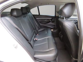 BMW 3 Series 1.5 318i Sport Auto Euro 6 (s/s) 4dr