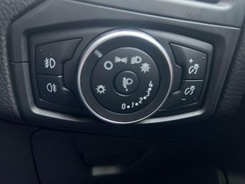 Ford Focus 1.0T EcoBoost Titanium Euro 6 (s/s) 5dr