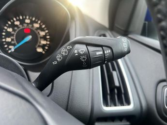 Ford Focus 1.0T EcoBoost Titanium Euro 6 (s/s) 5dr