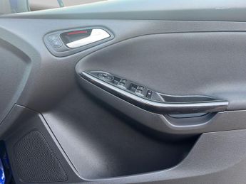 Ford Focus 1.0T EcoBoost Titanium Euro 6 (s/s) 5dr