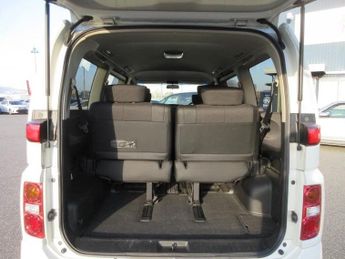 Nissan Elgrand E51 2.5 V6 HIGHWAY STAR + 8 Seats