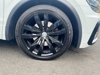 Volkswagen Tiguan 2.0 TDI BlueMotion Tech R-Line DSG 4Motion Euro 6 (s/s) 5dr