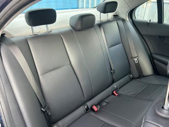 Mercedes-Benz C Class C 220 D SE SAT NAV REAR CAMERA FULL LEATHER