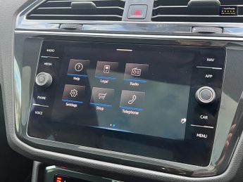 Volkswagen Tiguan 1.5 TSI Elegance SUV 5dr Petrol DSG Euro 6 (s/s) (150 ps)