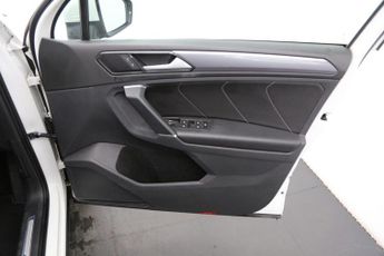 Volkswagen Tiguan 2.0 TDI BlueMotion Tech R-Line DSG Euro 6 (s/s) 5dr