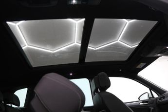 Volkswagen Tiguan 2.0 TDI BlueMotion Tech R-Line DSG Euro 6 (s/s) 5dr