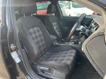 Volkswagen Golf 2.0 GTI DSG AUTOMATIC