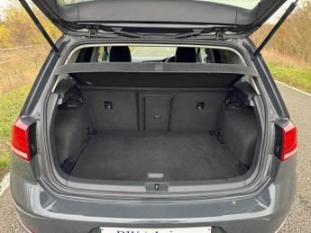 Volkswagen Golf 1.4 TSI SE NAV DSG Auto Petrol SAT NAV/PARKTRONIC/FOLDING MIRROR