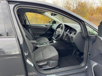 Volkswagen Golf 1.4 TSI SE NAV DSG Auto Petrol SAT NAV/PARKTRONIC/FOLDING MIRROR