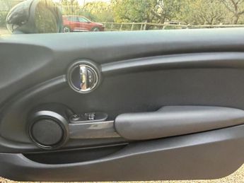 Mini Hatch 1.5 Cooper Auto Euro 6 (s/s) 3dr