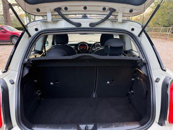 Mini Hatch 1.5 Cooper Auto Euro 6 (s/s) 3dr