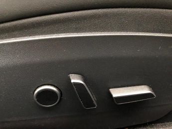 Tesla Model 3 LONG RANGE AWD 45,000m black vegan leather, 19 inch alloys