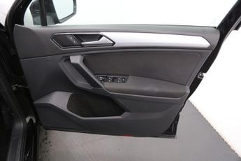 Volkswagen Tiguan 2.0 TDI BlueMotion Tech SE DSG 4Motion Euro 6 (s/s) 5dr