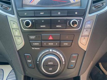 Hyundai SANTA FE 2.2 CRDi Blue Drive Premium SE Auto 4WD Euro 6 (s/s) 5dr (7 Seat