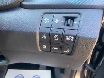 Hyundai SANTA FE 2.2 CRDi Blue Drive Premium SE Auto 4WD Euro 6 (s/s) 5dr (7 Seat