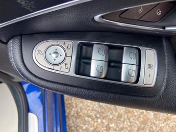Mercedes-Benz C Class 2.0 C200 AMG Line (Premium Plus) G-Tronic+ Euro 6 (s/s) 5dr