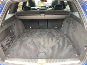 Mercedes-Benz C Class 2.0 C200 AMG Line (Premium Plus) G-Tronic+ Euro 6 (s/s) 5dr