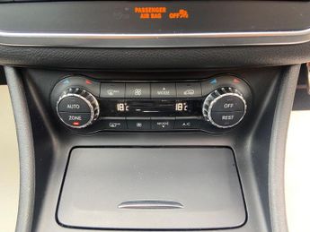Mercedes-Benz GLA 2.1 GLA220d AMG Line (Premium Plus) 7G-DCT 4MATIC Euro 6 (s/s) 5