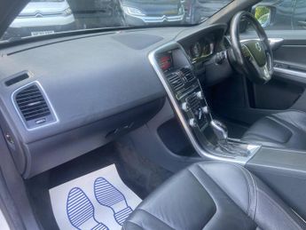 Volvo XC60 2.4 D5 R-Design Lux Nav Geartronic AWD Euro 5 5dr