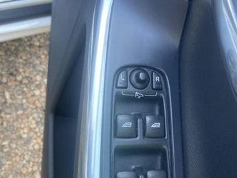 Volvo XC60 2.4 D5 R-Design Lux Nav Geartronic AWD Euro 5 5dr