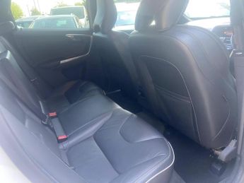 Volvo XC60 2.4 D5 R-Design Lux Nav Geartronic AWD Euro 5 5dr