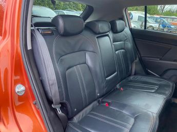 Kia Sportage 2.0 CRDi KX-3 Auto AWD Euro 5 5dr (SNav)