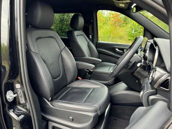 Mercedes-Benz Eqv EQV 300 Sport Premium 90KWH Auto Electric 7 SEATER/360 CAM/BURME