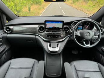 Mercedes-Benz Eqv EQV 300 Sport Premium 90KWH Auto Electric 7 SEATER/360 CAM/BURME