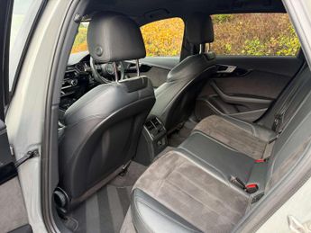 Audi A4 2.0 A4 Black Edition 40 TFSI Semi-Auto 5dr